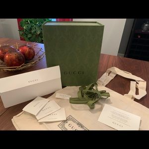 Authentic Gucci TOTE and packaging